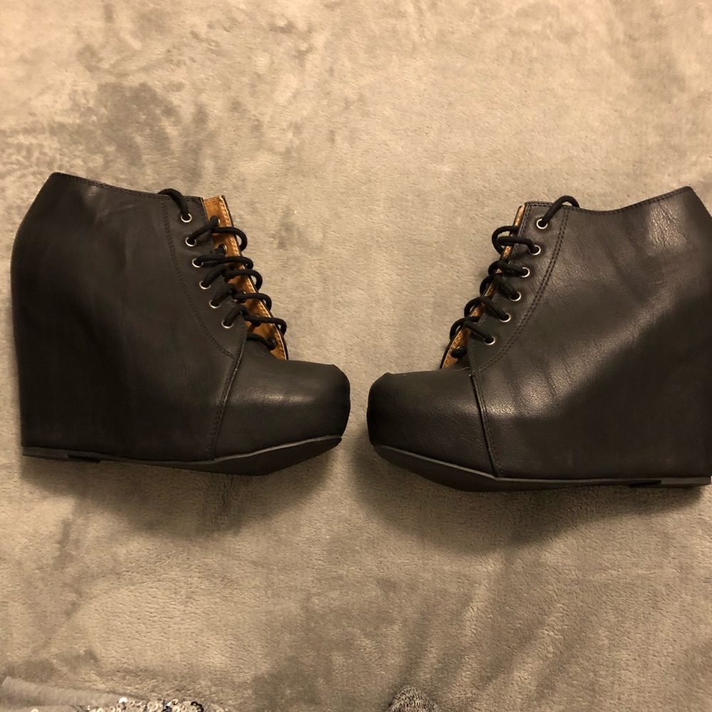 Black wedges size 9